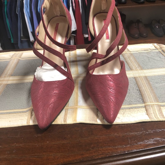 Shoe - Picture 2 of 6